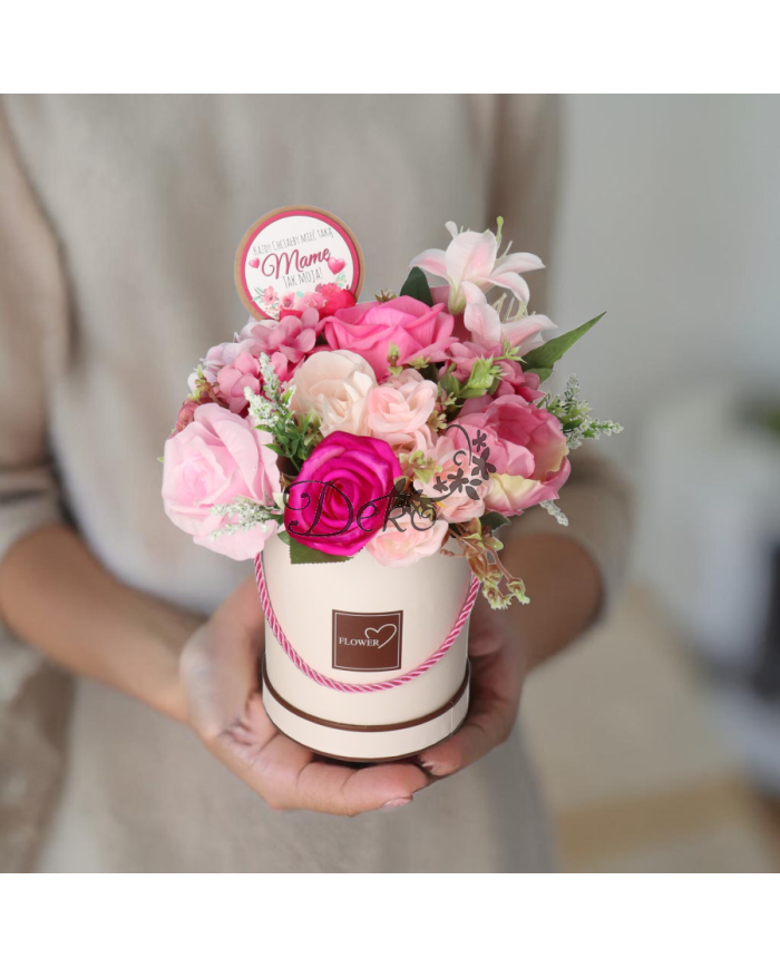 Flower box dla mamy prezent na dzień mamy kwiaty premium