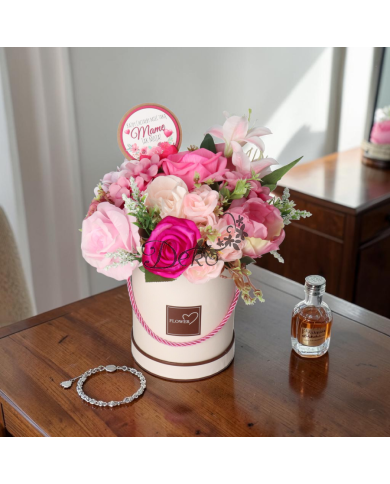 Flower box dla mamy prezent na dzień mamy kwiaty premium