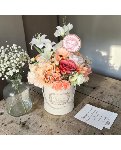 Flower box dla mamy prezent na dzień mamy kwiaty premium