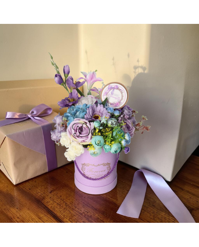 Flower box dla mamy prezent na dzień mamy kwiaty premium